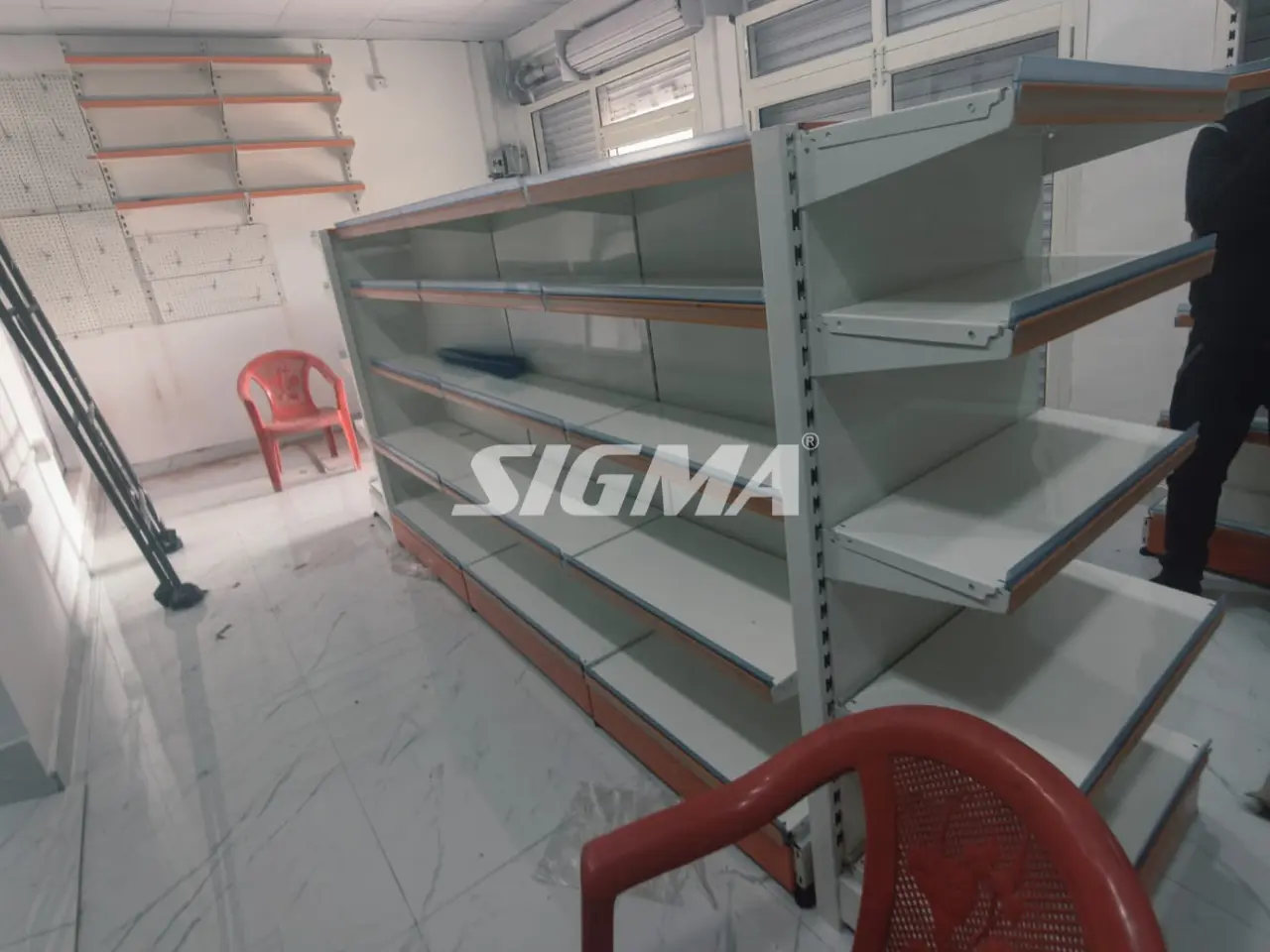 193715307_center display Racks  Etawa.webp